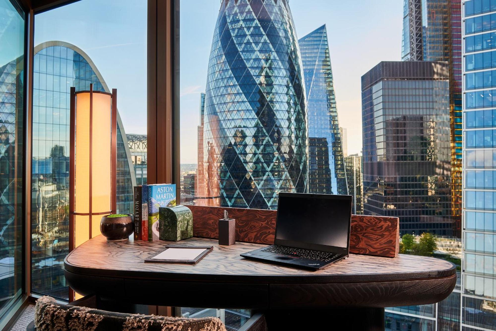 Отель Pan Pacific Лондон Экстерьер фото The Concierge at The Dorchester
