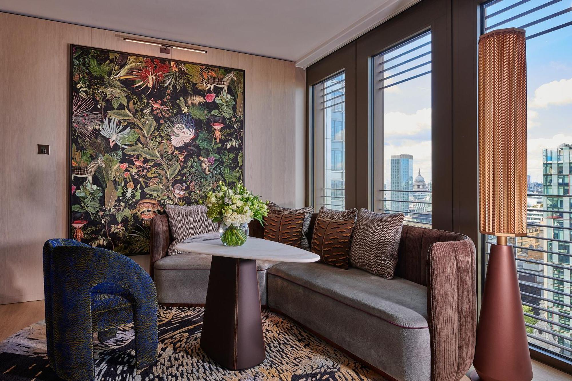 Отель Pan Pacific Лондон Экстерьер фото The living room of a suite at The Edition