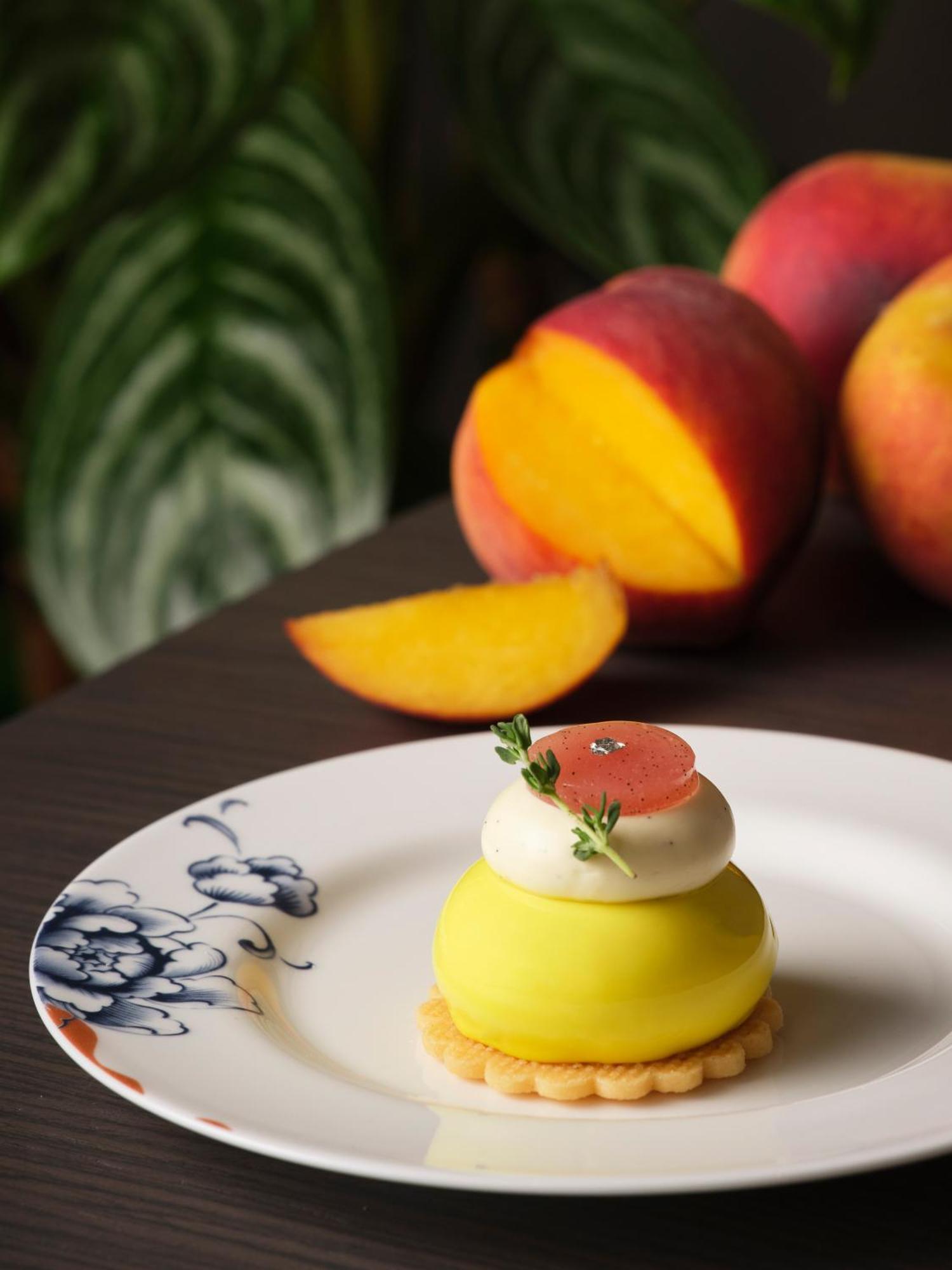 Отель Pan Pacific Лондон Экстерьер фото A mango pudding