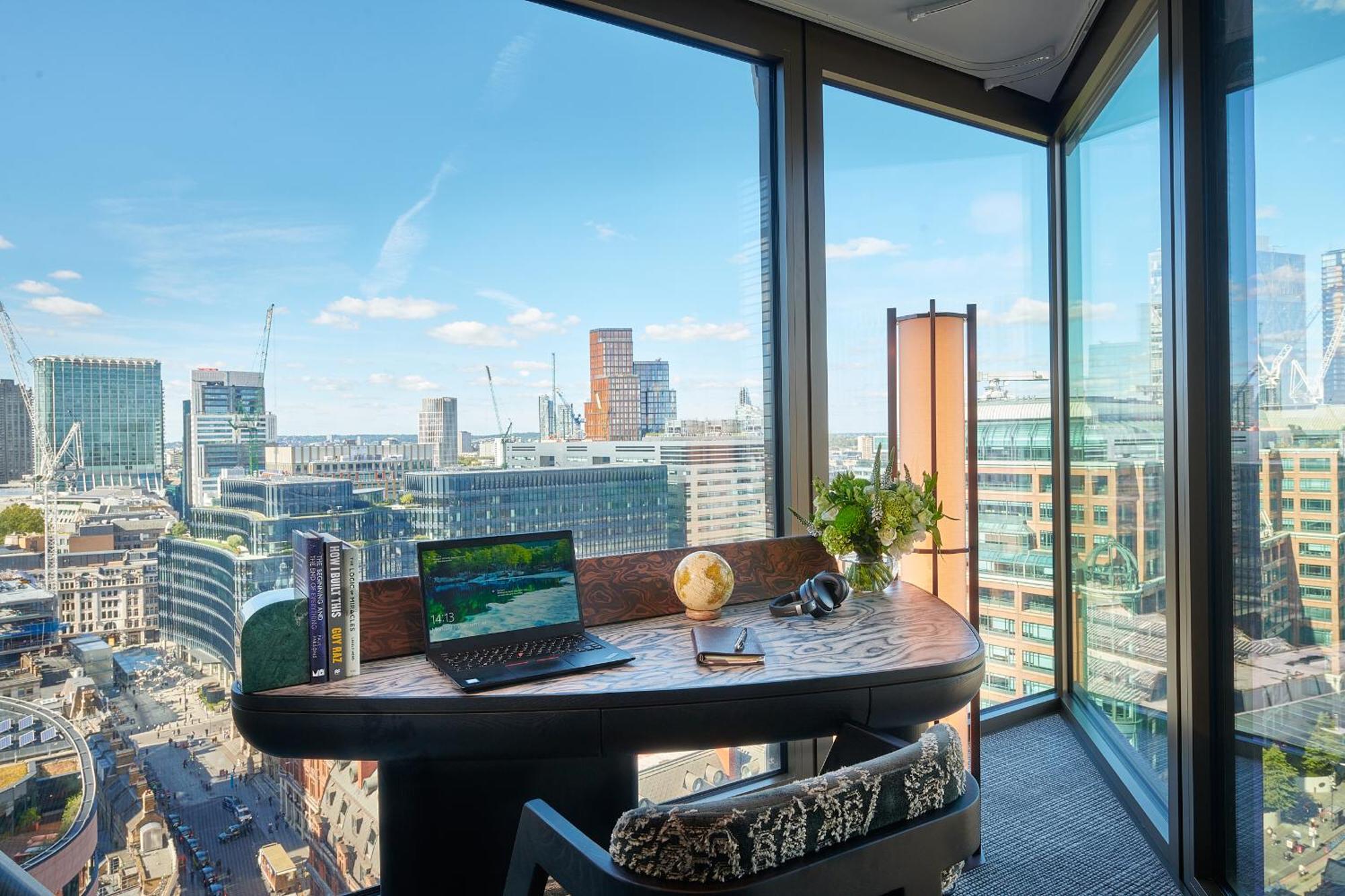 Отель Pan Pacific Лондон Экстерьер фото The view from a private office at the London office