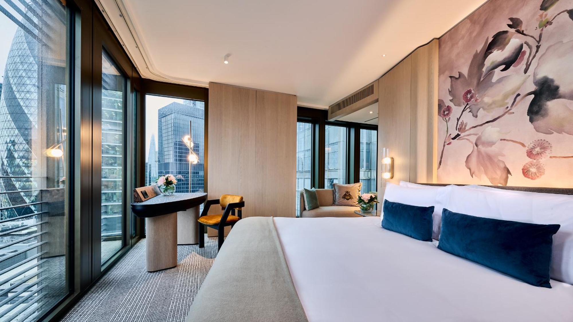 Отель Pan Pacific Лондон Экстерьер фото A bedroom at the hotel